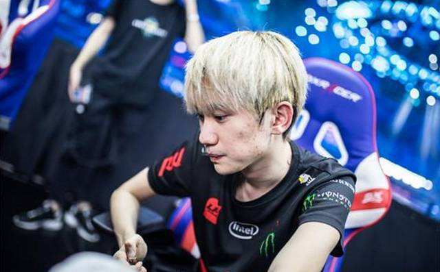 在加固中场 在加固中场